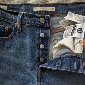 Levi's Medium Wash Wedgie Jeans | Size 29